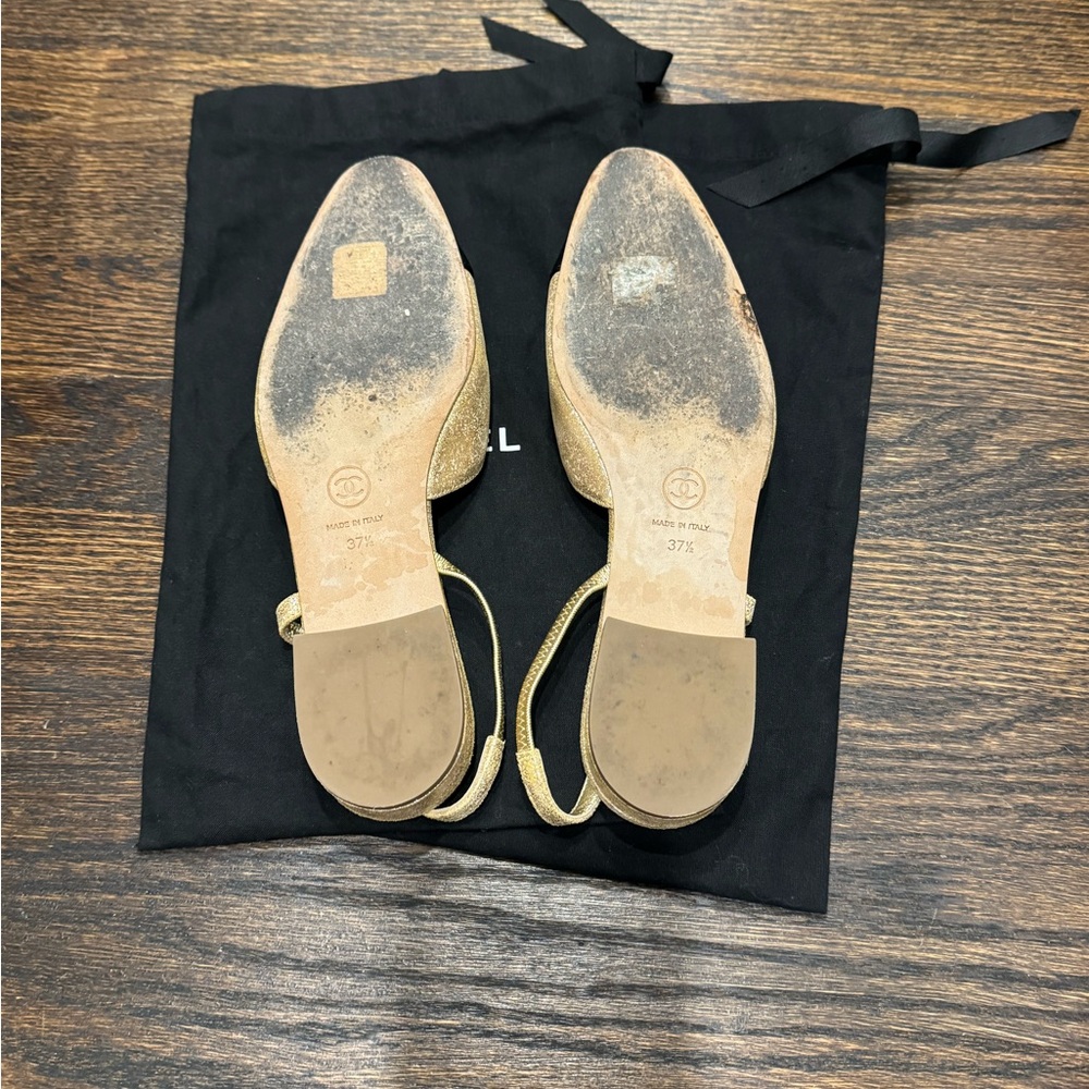 CHANEL Women's Gold and Black Slingbacks size 37.5 - Picture 3 of 5